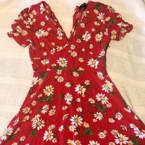Forever 21 red daisy dress